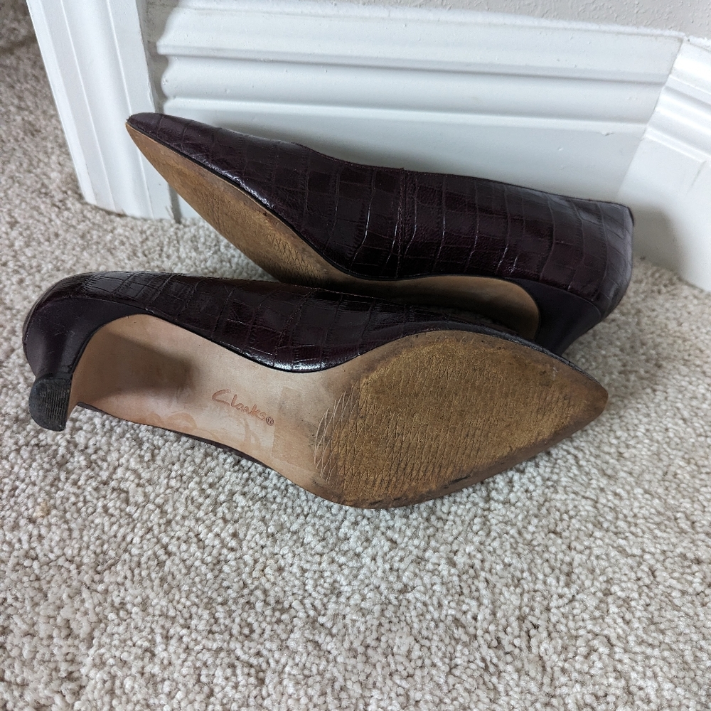 Clarks Crewso Wick Pump Heels - Picture 4 of 4